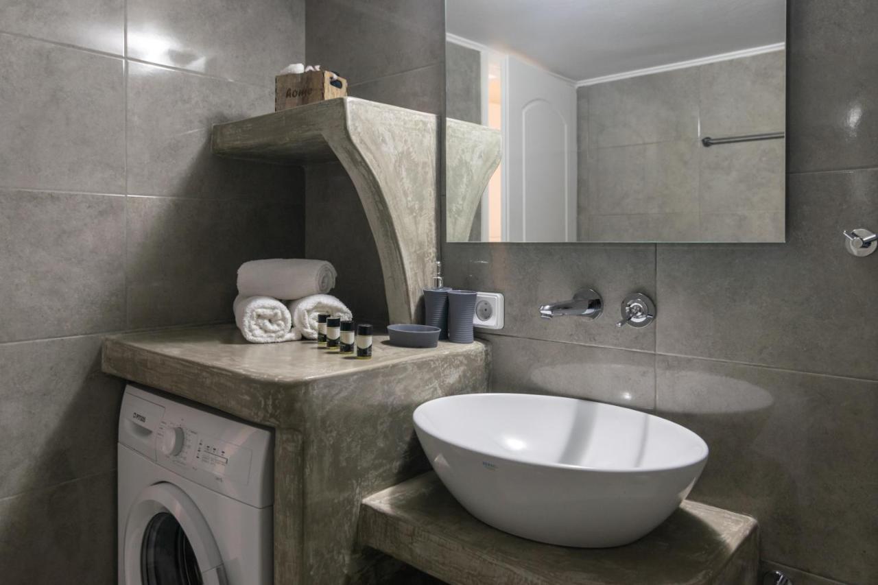 Emanouela'S Apartement In The Center Of Adamas エクステリア 写真