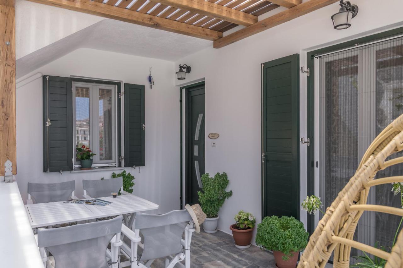 Emanouela'S Apartement In The Center Of Adamas エクステリア 写真