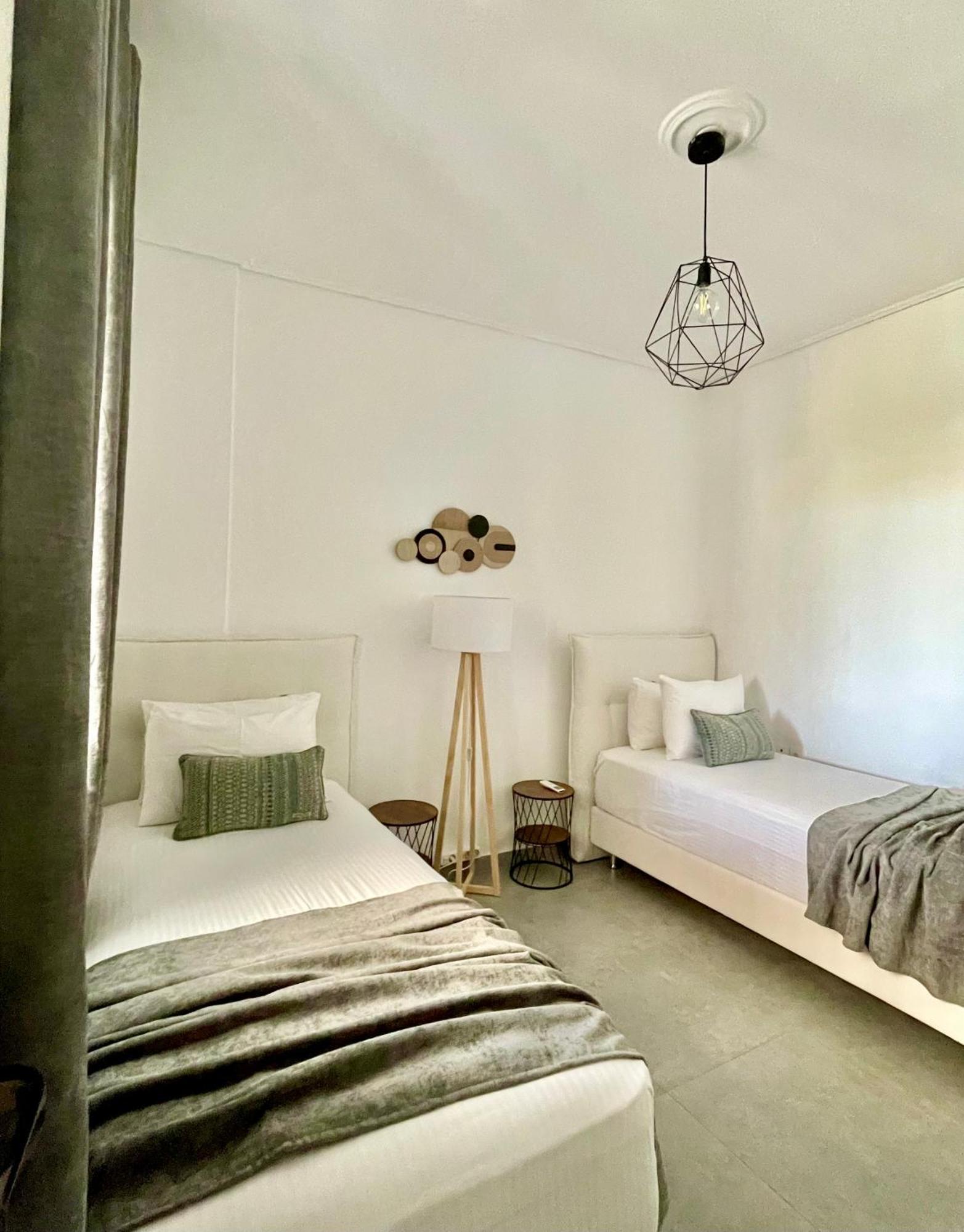 Emanouela'S Apartement In The Center Of Adamas エクステリア 写真